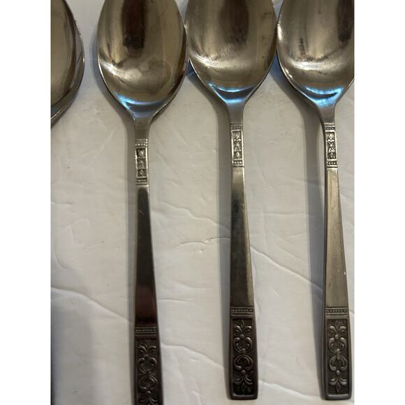Vintage Customcraft Fluer De Lis Set Of 5 Soup/Dinner Spoon Stainless Flatware - Picture 6 of 9
